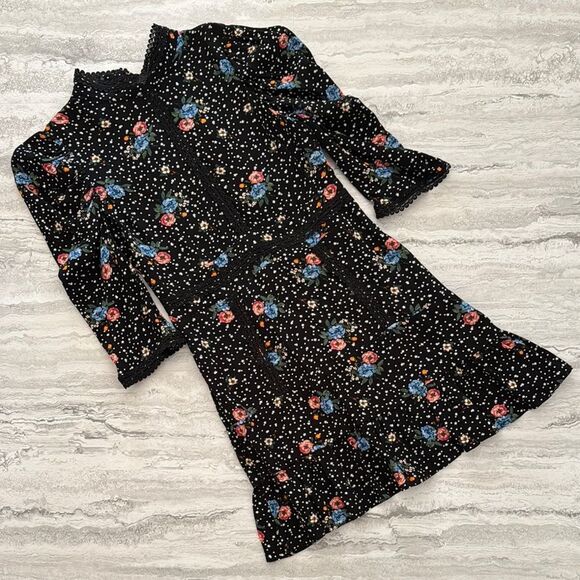 TOPSHOP Lace Up Floral Dresss - Picture 5 of 7